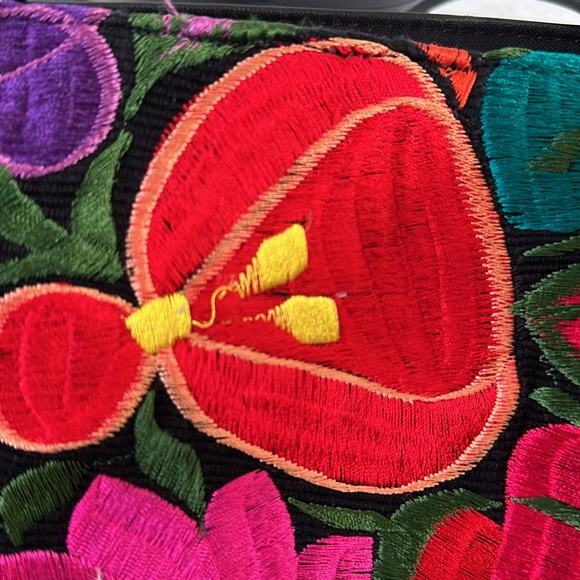 NWOT Embroidered Purse/HandBag - Picture 13 of 16